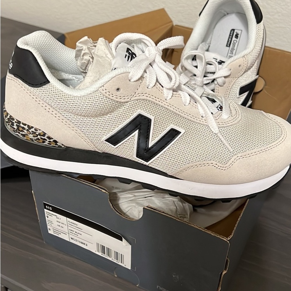 New Balance Womens (Never Worn)